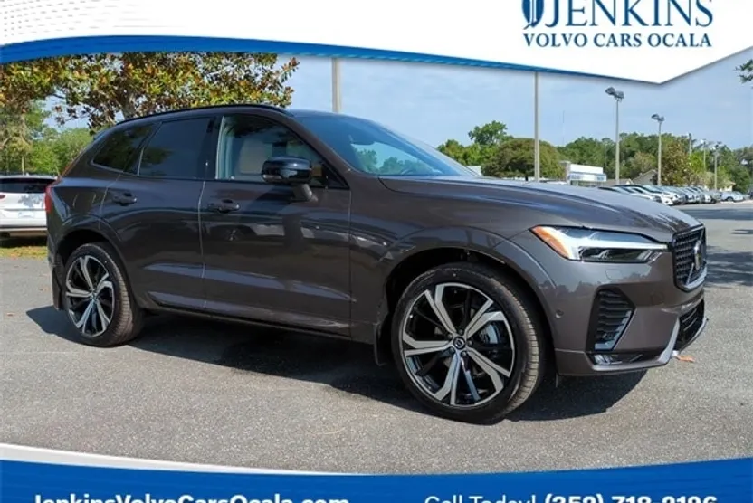 2025 Volvo XC60 B5 photo 1