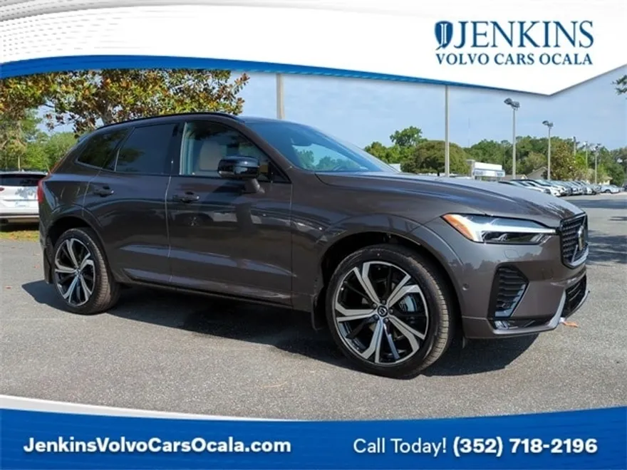 2025 Volvo XC60 B5 photo 1