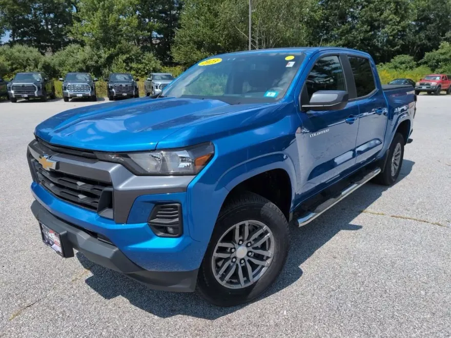 2023 Chevrolet Colorado LT photo 1