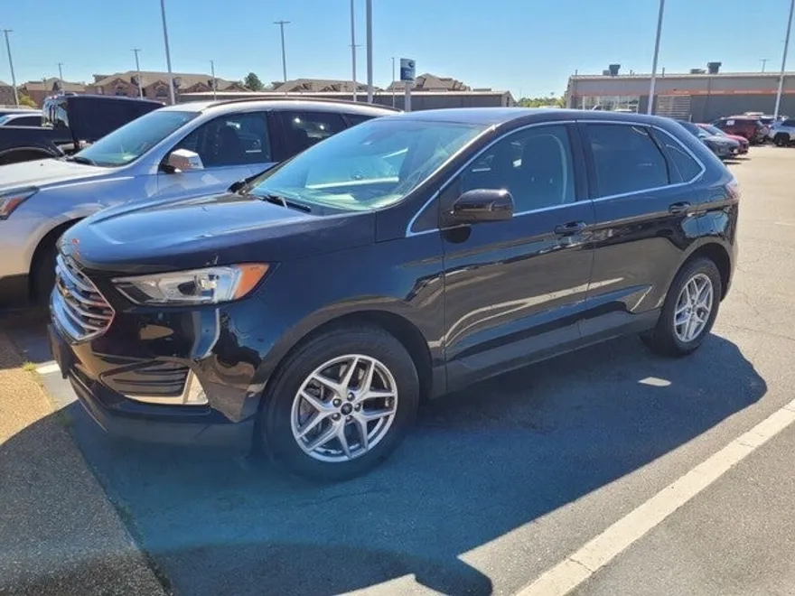 2021 Ford Edge SEL photo 1