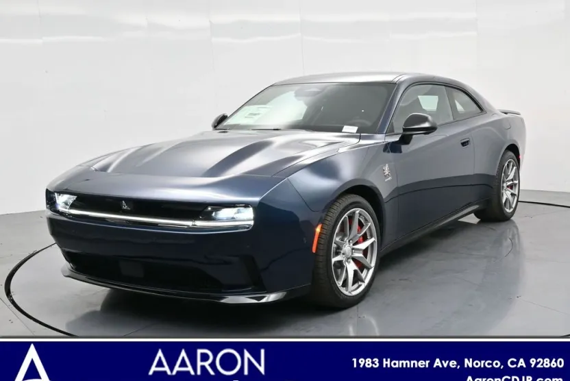 2025 Dodge Charger Daytona Scat Pack AWD photo 1