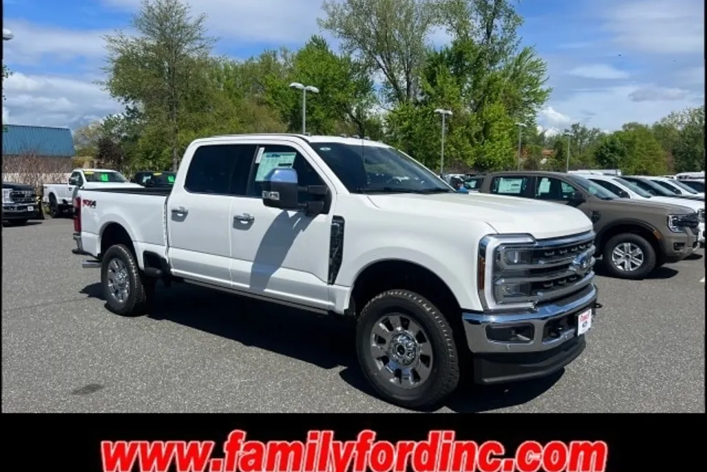 2025 Ford F-350 King Ranch photo 1