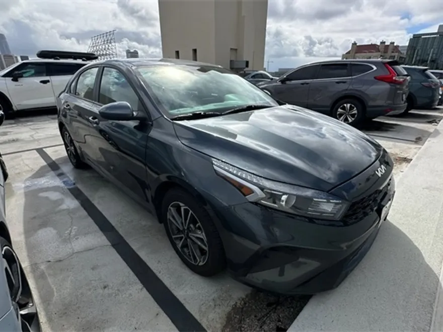 2022 Kia Forte LXS photo 1