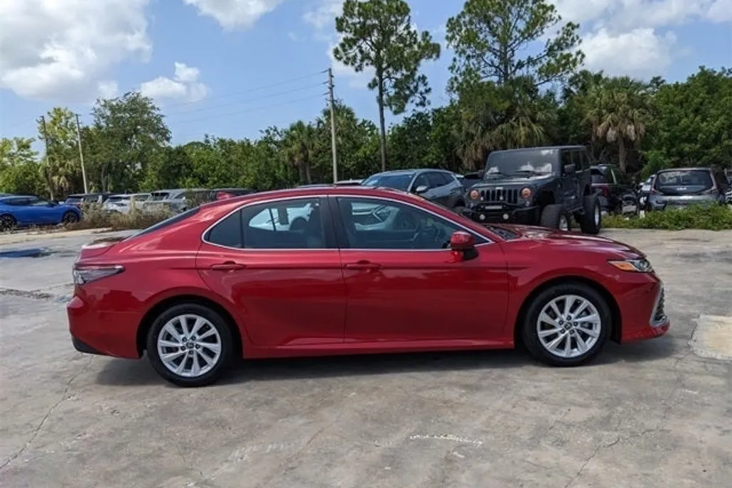 2024 Toyota Camry LE photo 1
