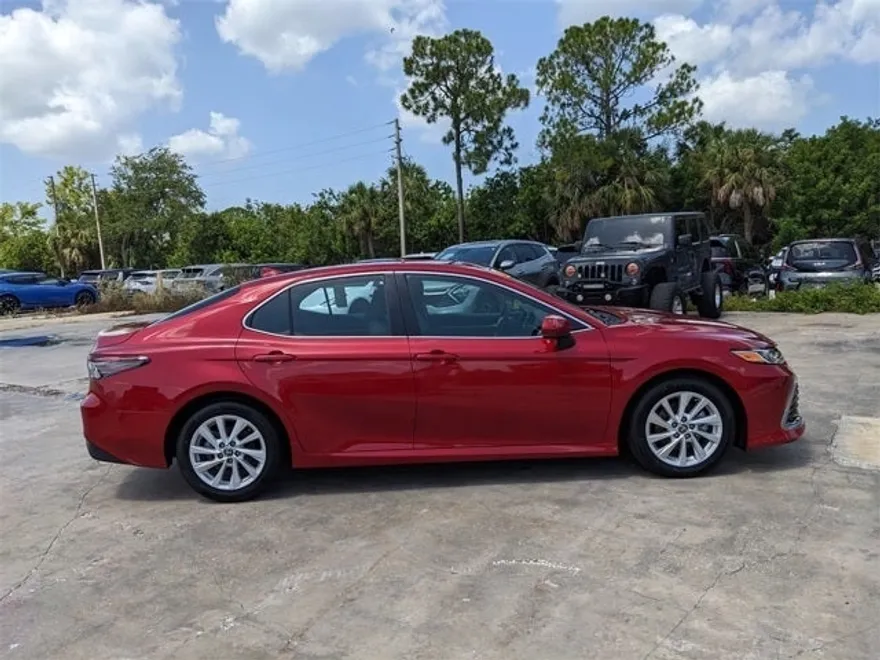 2024 Toyota Camry LE photo 1
