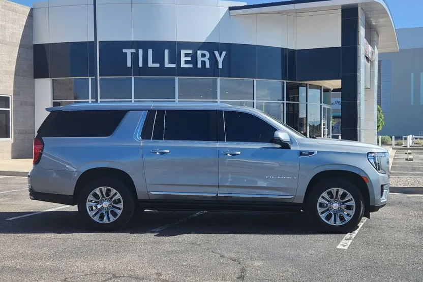 2024 Gmc Yukon XL Denali photo 1