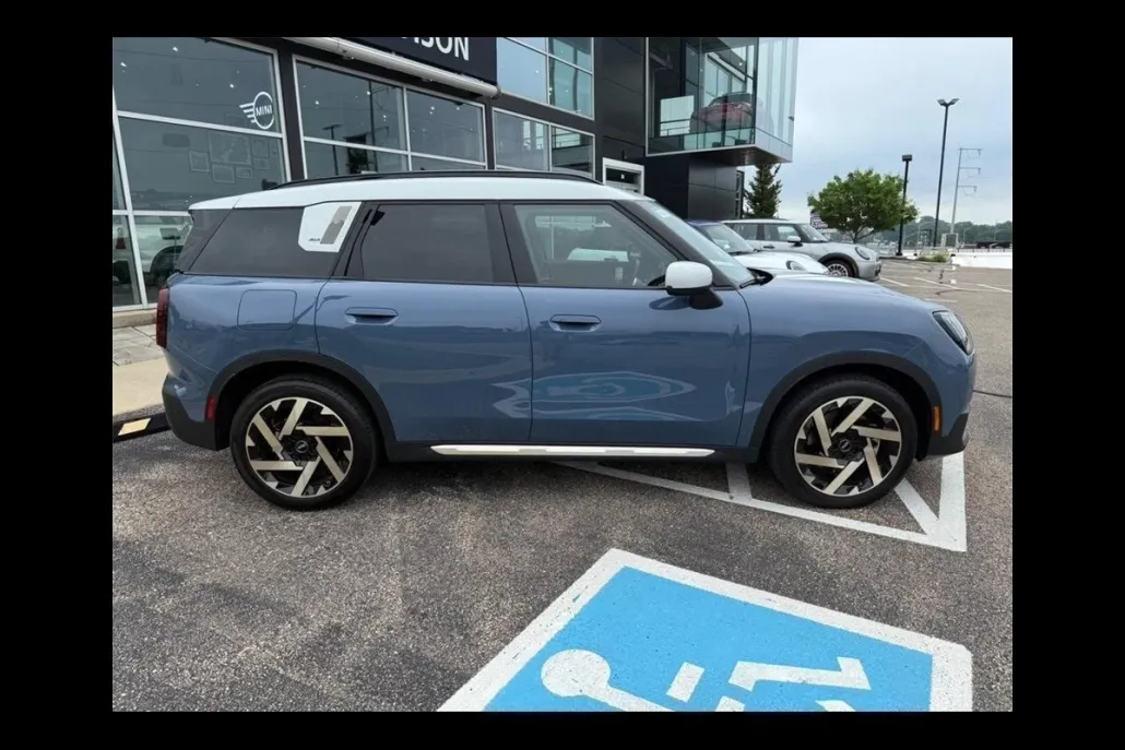 2025 Mini Countryman ALL4 S photo 1
