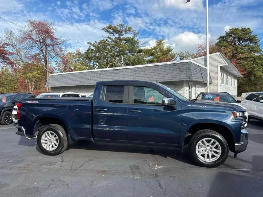 2021 Chevrolet Silverado 1500 LT photo 1