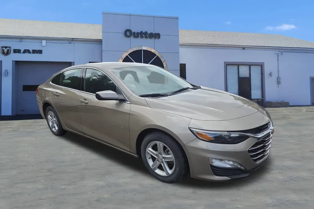 2024 Chevrolet Malibu 1LT photo 1