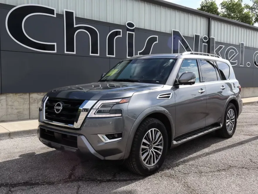 2023 Nissan Armada LE photo 1