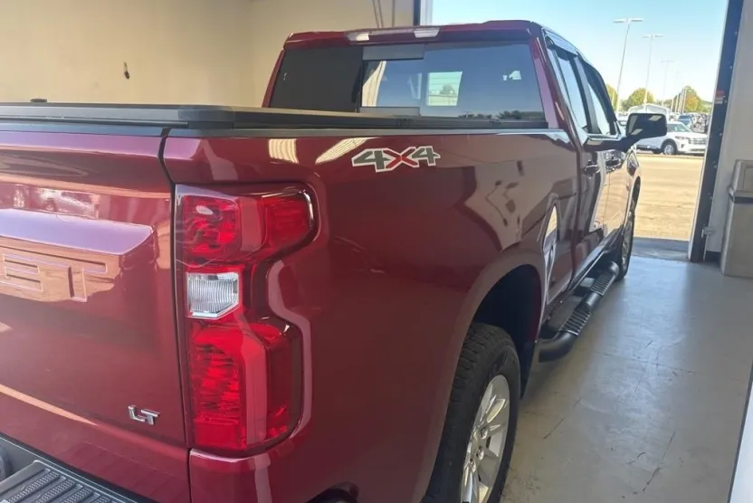 2019 Chevrolet Silverado 1500 LT photo 1