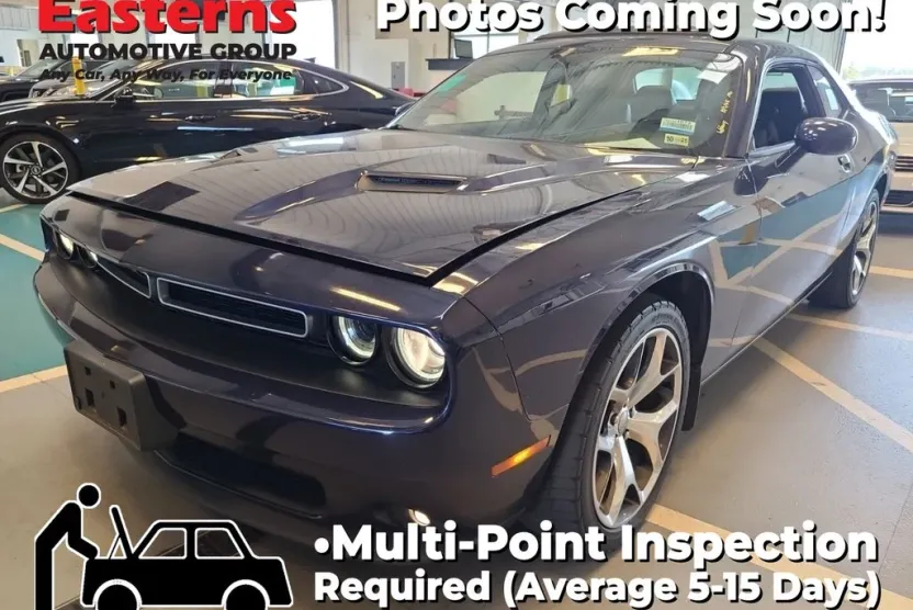 2016 Dodge Challenger SXT photo 1