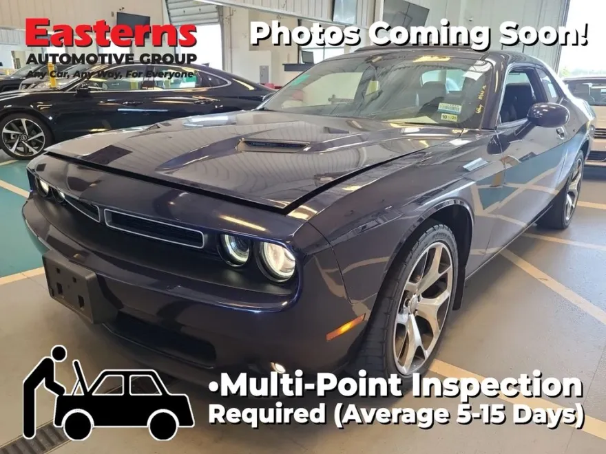 2016 Dodge Challenger SXT photo 1