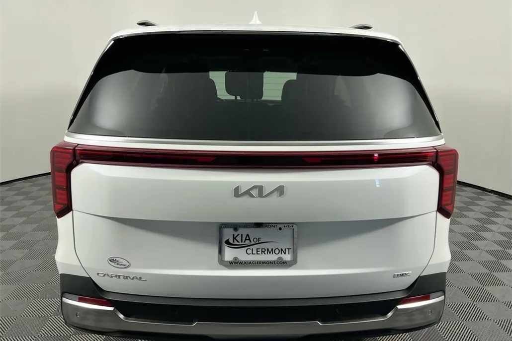 2026 Kia Carnival SX photo 1