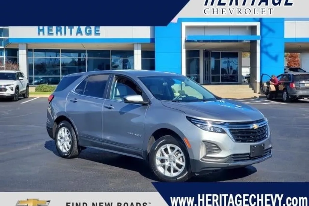 2023 Chevrolet Equinox LT photo 1