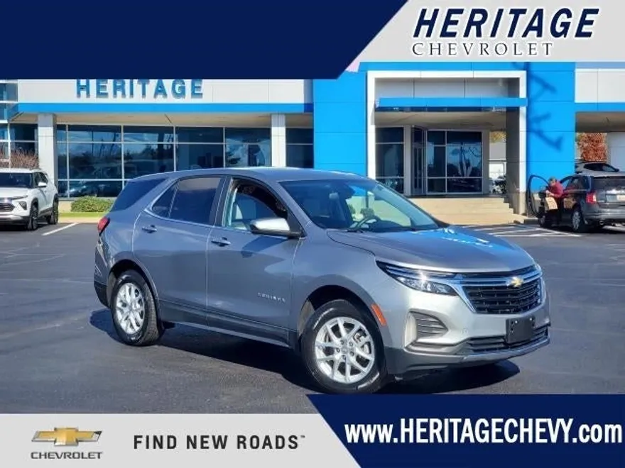 2023 Chevrolet Equinox LT photo 1