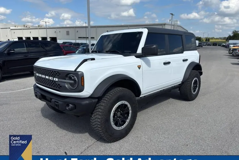 2023 Ford Bronco Badlands photo 1
