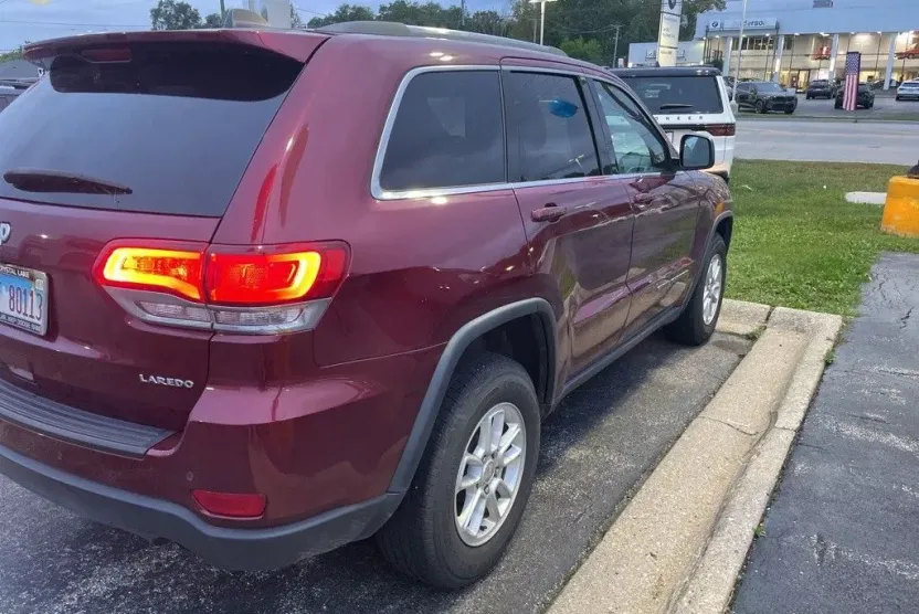 2020 Jeep Grand Cherokee Laredo E photo 1