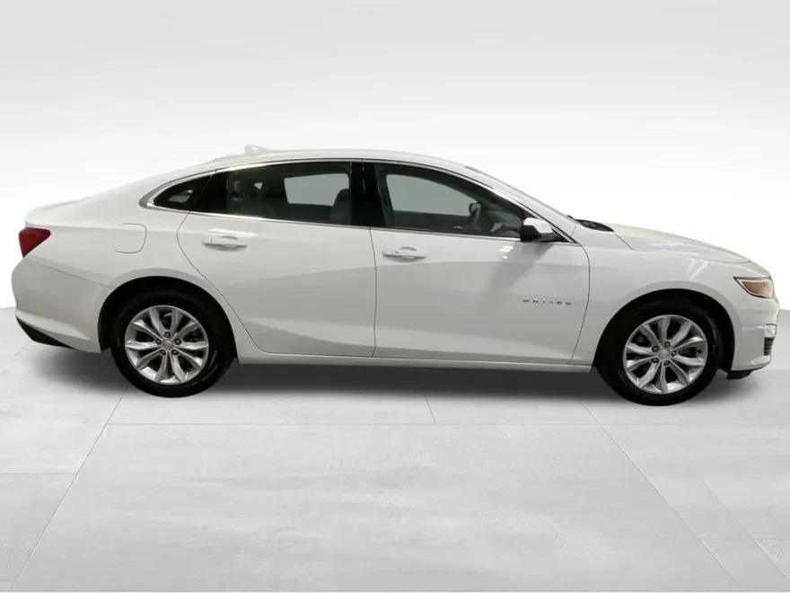 2023 Chevrolet Malibu 1LT photo 1