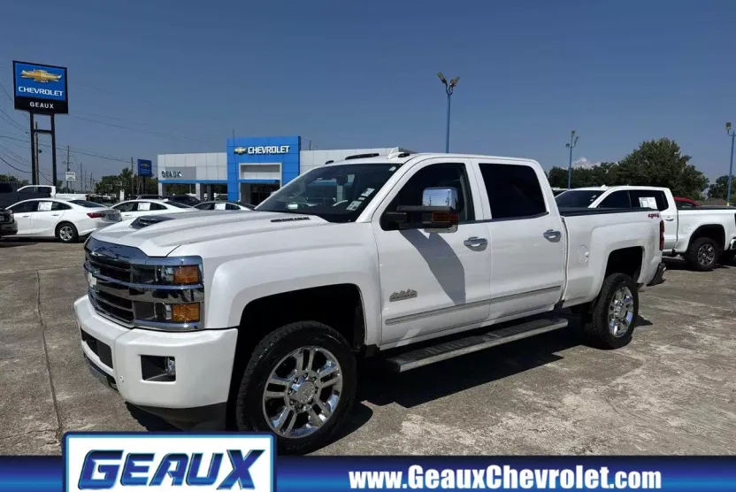 2019 Chevrolet Silverado High Country photo 1