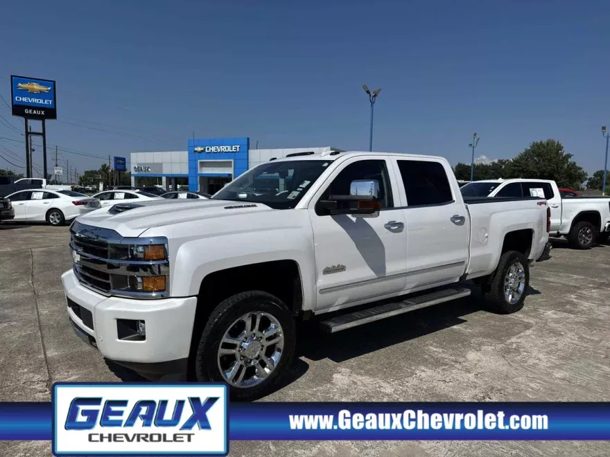 2019 Chevrolet Silverado High Country photo 1