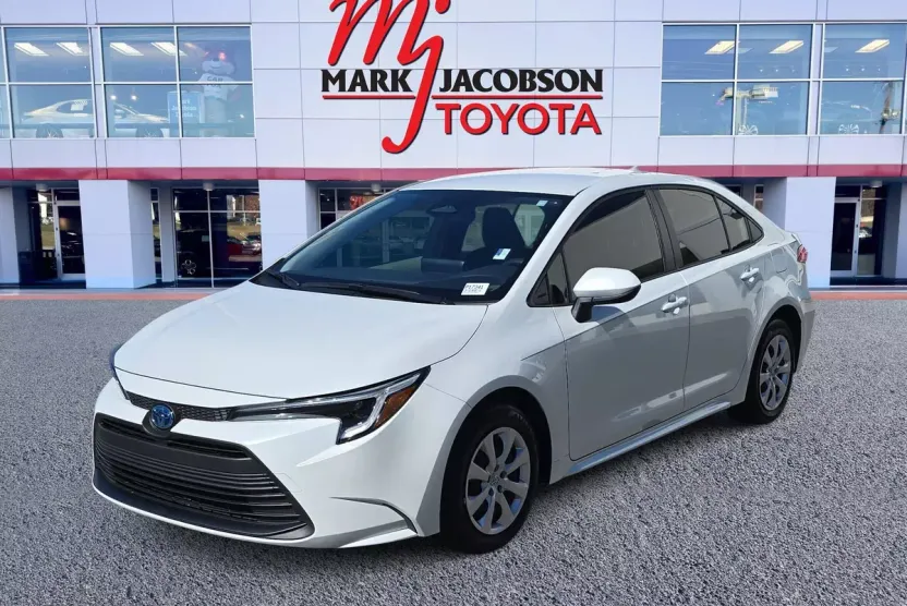 2024 Toyota Corolla Hybrid LE photo 1