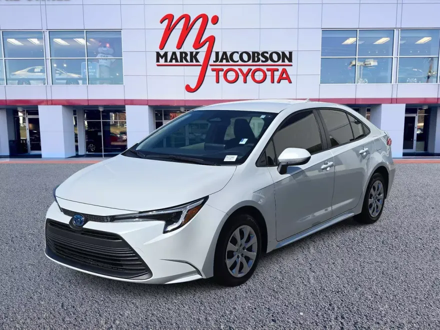2024 Toyota Corolla Hybrid LE photo 1