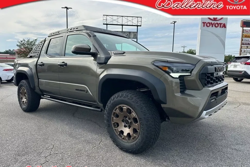 2025 Toyota Tacoma Trailhunter photo 1