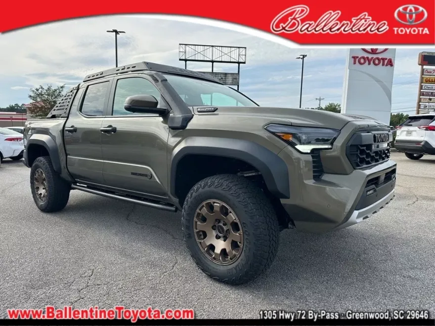 2025 Toyota Tacoma Trailhunter photo 1
