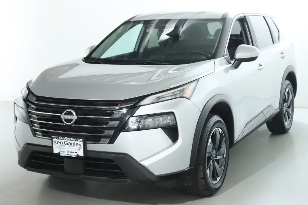 2024 Nissan Rogue SV photo 1