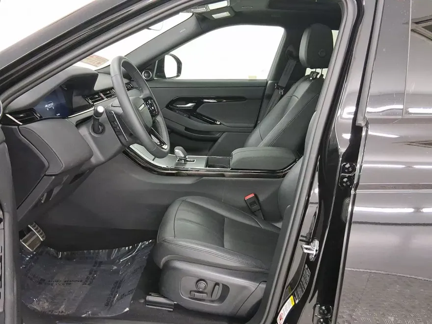 2025 Land Rover Range Rover Evoque Dynamic SE photo 1