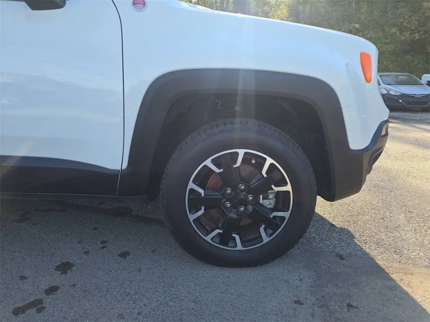 2023 Jeep Renegade Trailhawk photo 1