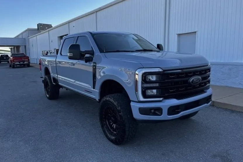 2024 Ford F-350 photo 1