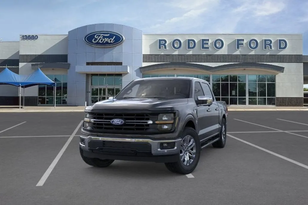 2025 Ford F-150 XLT photo 1
