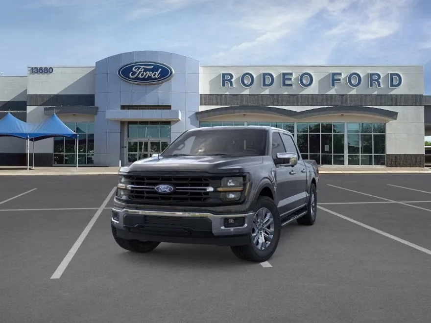 2025 Ford F-150 XLT photo 1