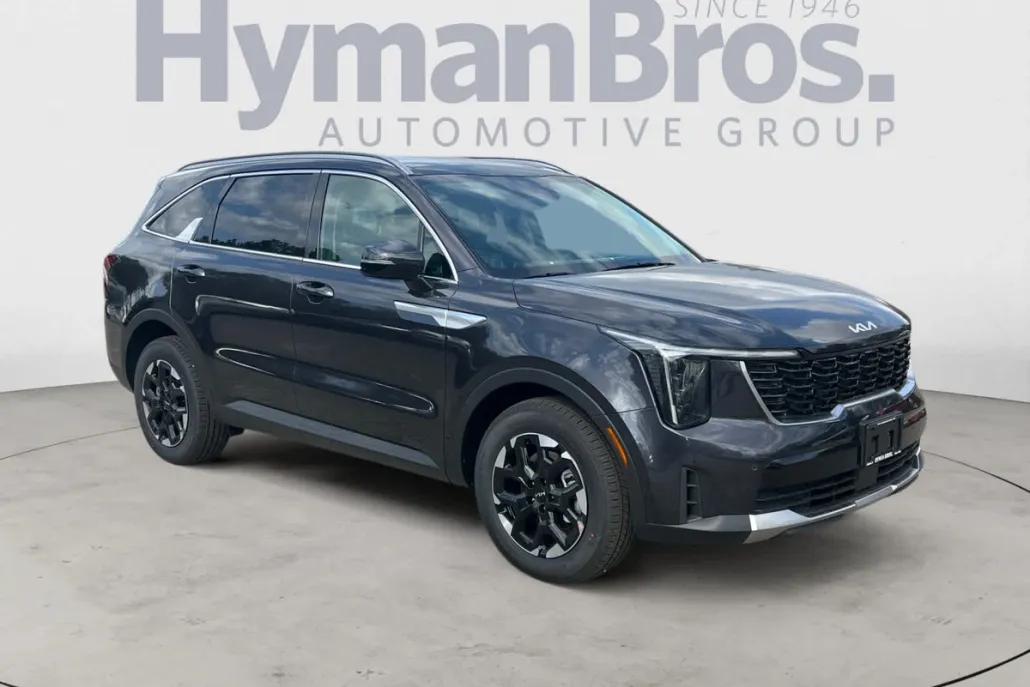 2025 Kia Sorento S photo 1