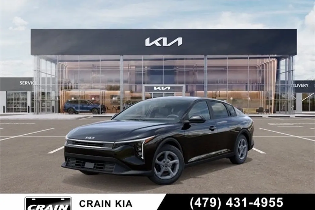 2025 Kia K4 LXS photo 1
