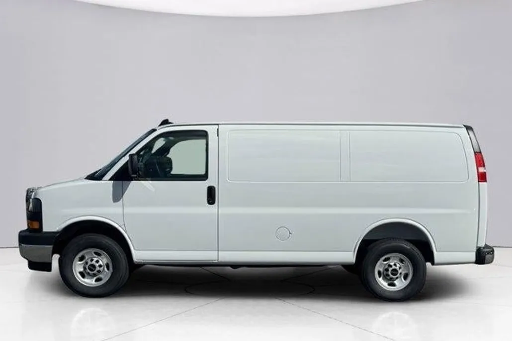 2025 Gmc Savana Cargo 2500 Base photo 1