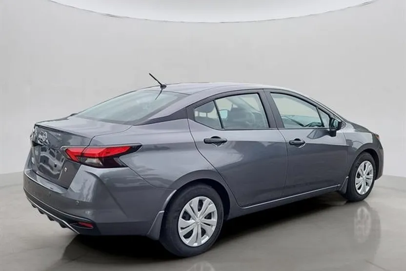2025 Nissan Versa 1.6 S photo 1