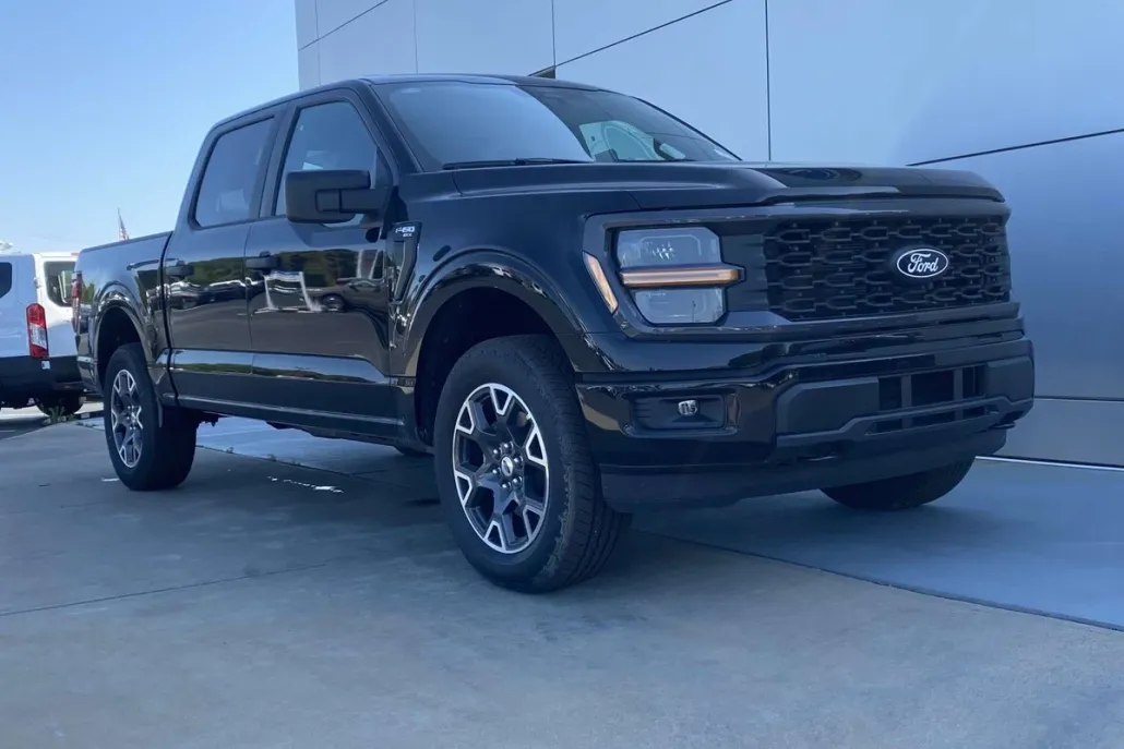 2025 Ford F-150 STX photo 1