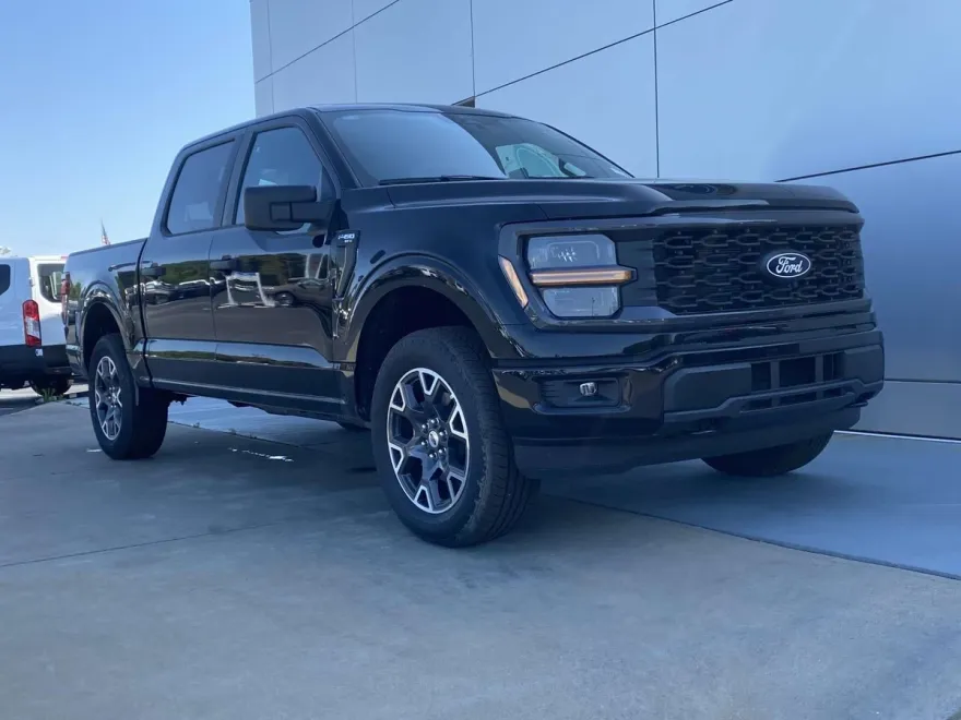 2025 Ford F-150 STX photo 1