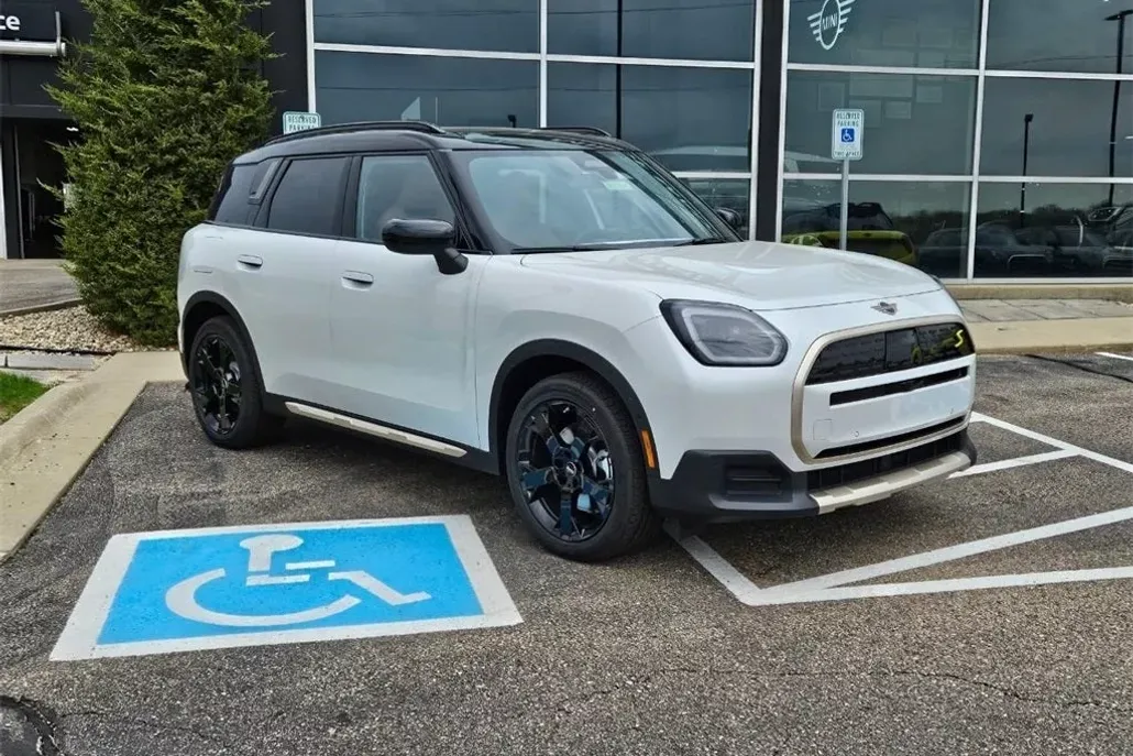 2025 Mini Countryman ALL4 SE photo 1