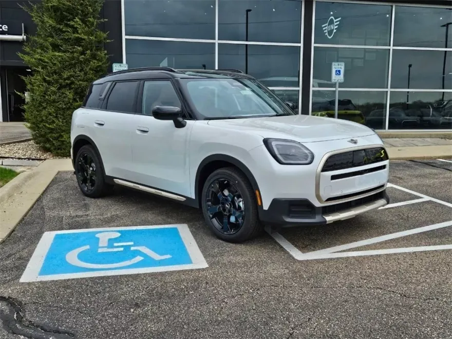 2025 Mini Countryman ALL4 SE photo 1