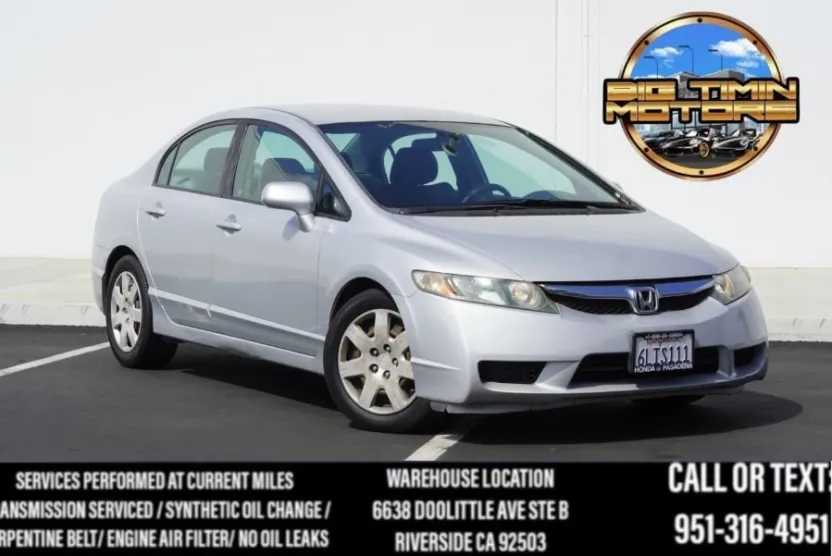 2010 Honda Civic LX photo 1