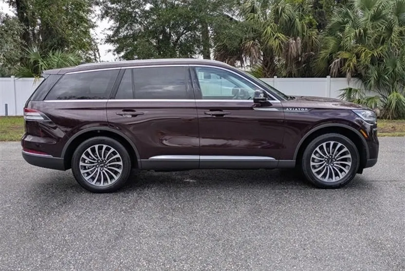 2023 Lincoln Aviator Reserve photo 1
