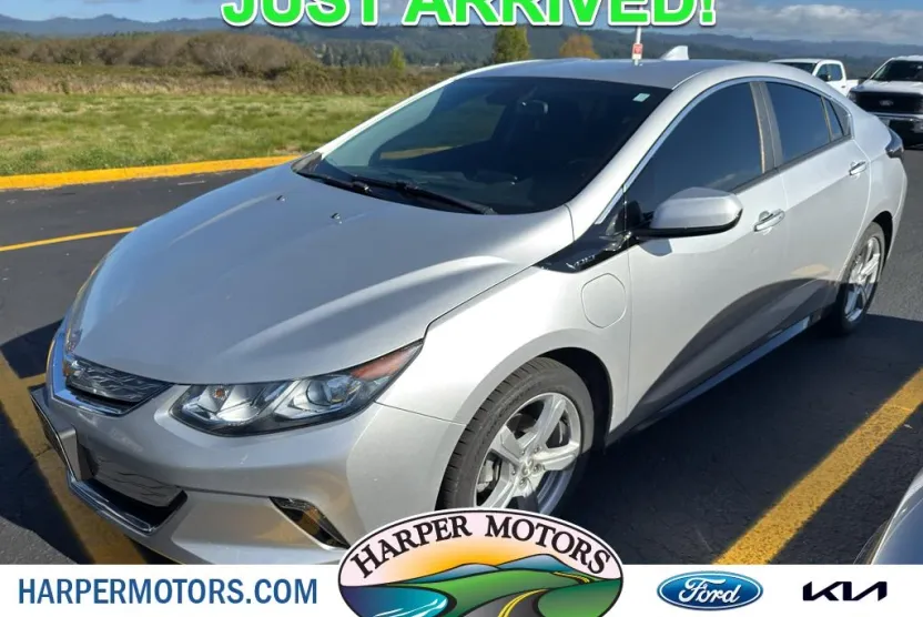 2018 Chevrolet Volt LT photo 1