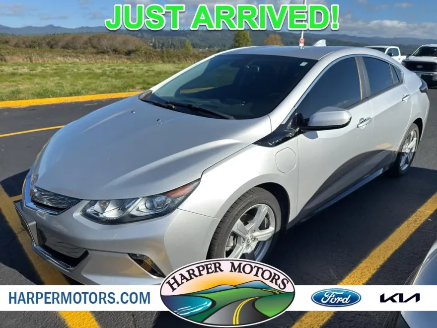 2018 Chevrolet Volt LT photo 1