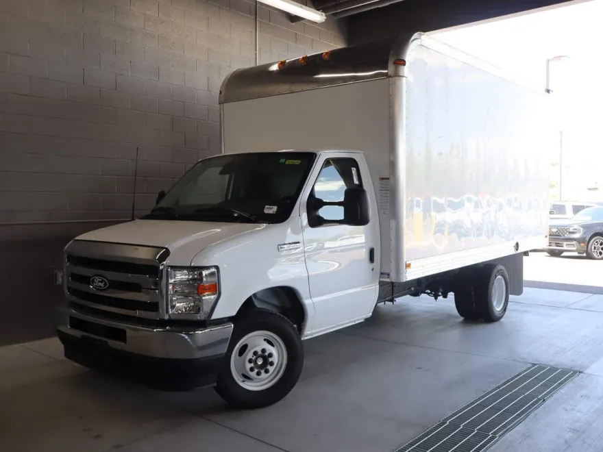 2026 Ford E-350 Base photo 1