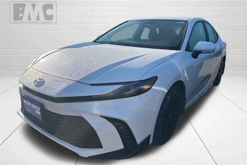 2025 Toyota Camry LE photo 1