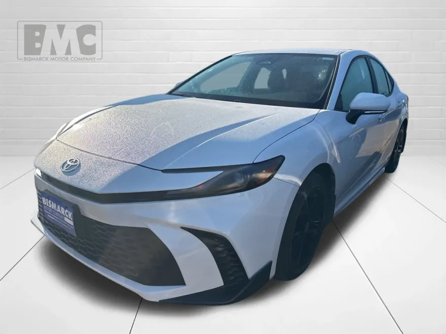 2025 Toyota Camry LE photo 1